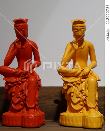 Souvenir of Bodhisattva in pensive position 112933788