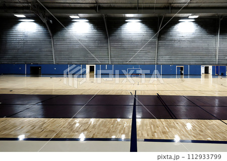無人の体育館のフロア,generative ai 112933799
