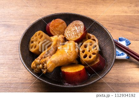 鶏と根菜の甘辛煮 鶏と根菜の甘辛煮 112934192