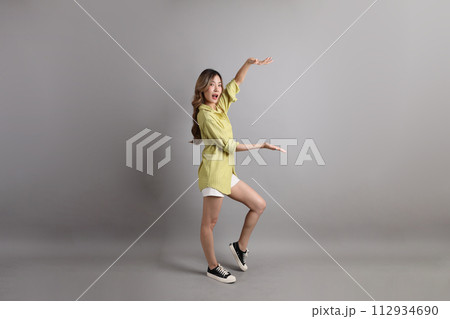 Young Asain Woman 112934690