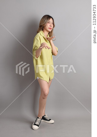 Young Asain Woman Young Asain Woman 112934733