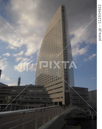 風景 インターコン 半月状の高級ホテル 風景 インターコン 半月状の高級ホテル 112934922