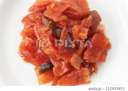 福神漬け 白背景 福神漬け 白背景 112935451