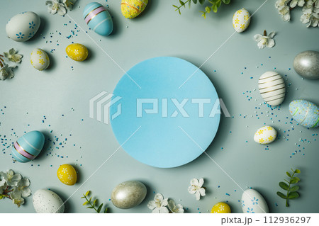 Happy Easter composition 112936297