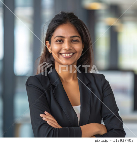 Smiling Hindu businesswoman 20-30 years old,...のイラスト素材 [112937408] - PIXTA