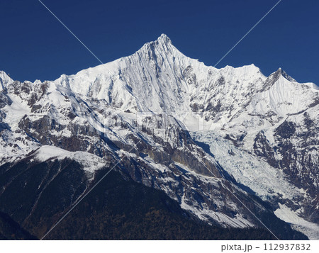 雲南省・梅里雪山 主峰カワカブ山頂と明永氷河 / Meili Snow Mountains 雲南省・梅里雪山 主峰カワカブ山頂と明永氷河 / Meili Snow Mountains 112937832