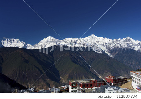 雲南省・梅里雪山の美しい山々 / Meili Snow Mountains, Yunnan, CN 雲南省・梅里雪山の美しい山々 / Meili Snow Mountains, Yunnan, CN 112937834