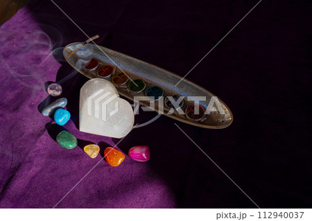 seven chakras stones, energy healing concept seven chakras stones, energy healing concept 112940037