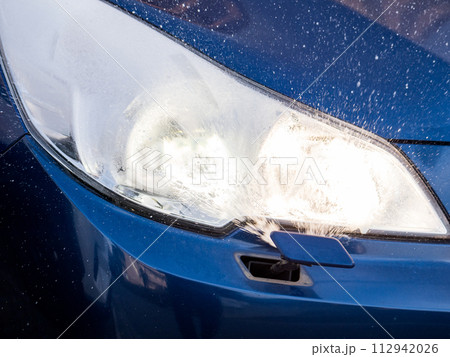【車】霜を溶かすヘッドライトウォッシャー 【車】霜を溶かすヘッドライトウォッシャー 112942026