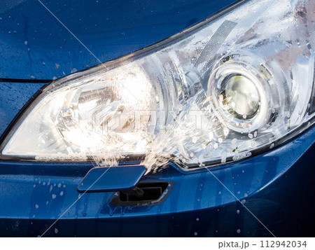 【車】霜を溶かすヘッドライトウォッシャー 112942034