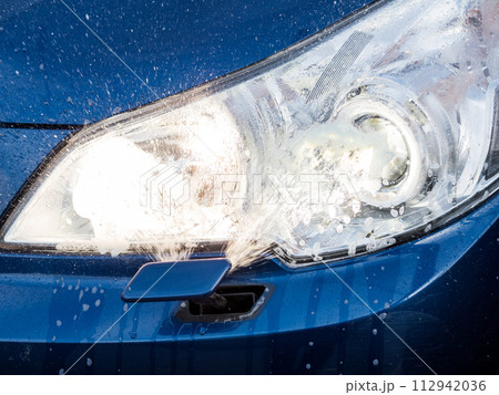 【車】霜を溶かすヘッドライトウォッシャー 112942036