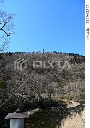 東北の春 大迫町新大橋から見る権現様 東北の春 大迫町新大橋から見る権現様 112943895