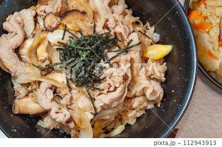 家庭の味を感じる一杯!ジューシー豚丼で充実ランチ・パーン 家庭の味を感じる一杯!ジューシー豚丼で充実ランチ・パーン 112943913