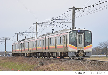 羽越本線　月岡ー中浦　JR東日本　E129系　B3編成（新潟） 112944753
