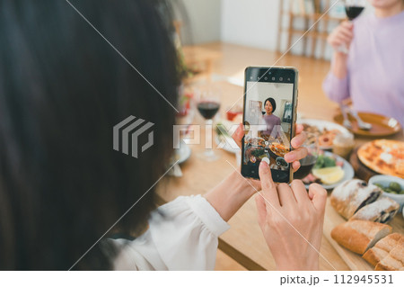 a forty-something woman 112945531