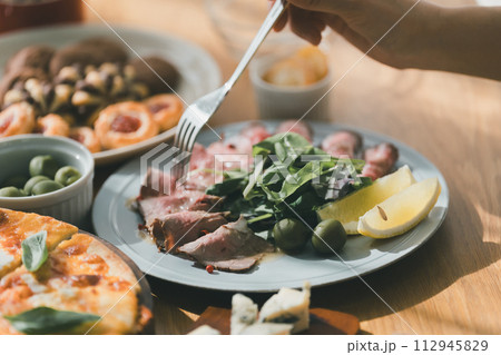 ローストビーフ ローストビーフ 112945829