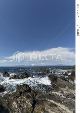 荒崎海岸からの富士山 荒崎海岸からの富士山 112946206