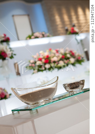 焼香　厳かな葬儀のイメージ 112947104