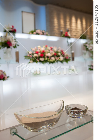焼香 厳かな葬儀のイメージ 焼香 厳かな葬儀のイメージ 112947105