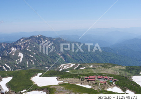 白山 御前峰からの展望 白山室堂と別山 白山 御前峰からの展望 白山室堂と別山 112949273