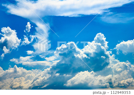青空に雄大な雲の背景画像 バックグラウンド 青空に雄大な雲の背景画像 バックグラウンド 112949353