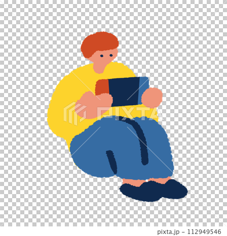 ゲームをする男性シンプルな手描きイラスト 112949546