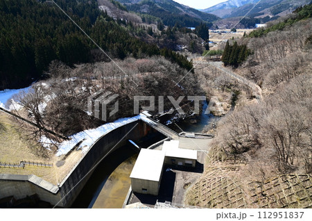 春の早池峰ダム 112951837