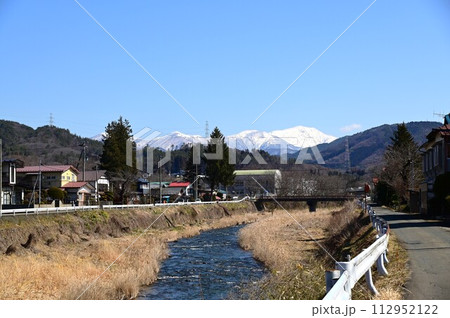 岩手の春 大迫町新大橋から見る早池峰山 岩手の春 大迫町新大橋から見る早池峰山 112952122