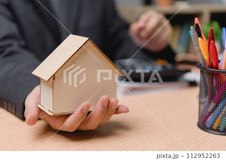 Selling real estate finances, property documents, and income property sales, rentals, and investments strategy Selling real estate finances, property documents, and income property sales, rentals, and investments strategy 112952263