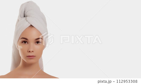 Beauty skin. Head and shoulders of blond woman Beauty skin. Head and shoulders of blond woman 112953308
