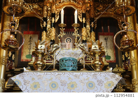 真宗大谷派(東本願寺)の仏壇 仏具の飾り方1 112954881