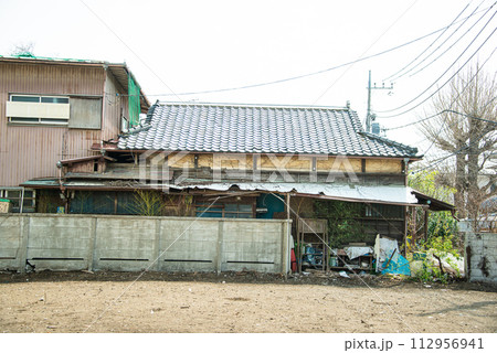 無人の昭和の木造住宅 112956941