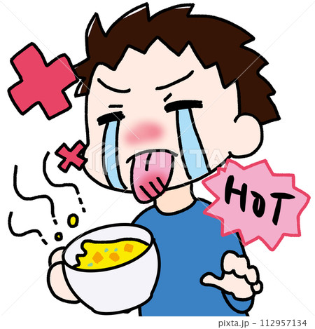 熱いものを口にして泣く猫舌の男性 112957134