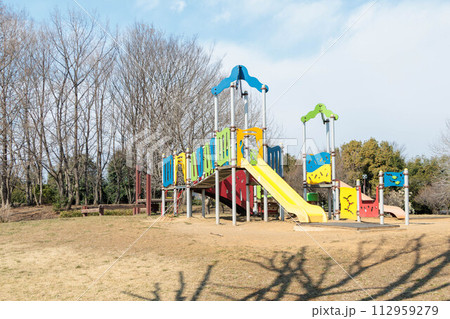 公園にある遊具 公園にある遊具 112959279