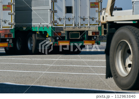 トラック トラック 112963840