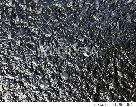 濡れたサーキット路面 濡れたサーキット路面 112964364