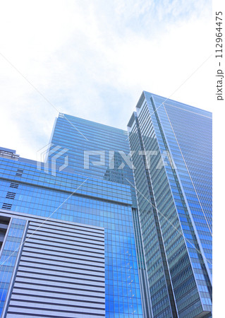 愛知県名古屋市、名古屋駅前超高層ビル群の風景 112964475