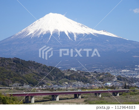 富士川かりがね橋と富士山 富士川かりがね橋と富士山 112964883