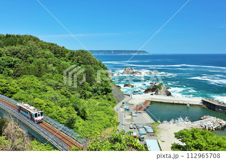 岩手県 青空と青い海の三陸鉄道 岩手県 青空と青い海の三陸鉄道 112965708