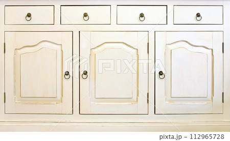 Cabinet 112965728