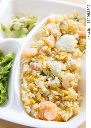 おいしい海鮮炒飯 112968801