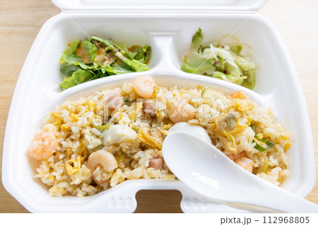 おいしい海鮮チャーハン 112968805