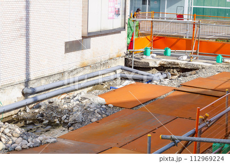 液状化現象が発生した駐車場 (新潟市西区) 液状化現象が発生した駐車場 (新潟市西区) 112969224