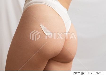 No retouch. Raw photo. Cropped shot of young No retouch. Raw photo. Cropped shot of young 112969256