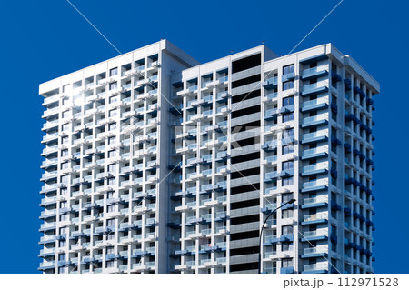 A large modern multi-storey building in the resort city of Sochi. 112971528
