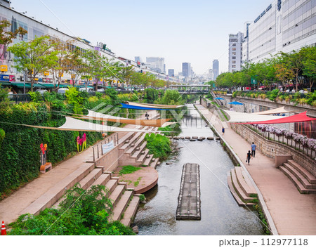 ソウル　清渓川　東大門周辺 112977118