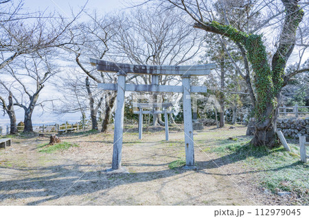 新潟　村上城跡の本丸跡 112979045