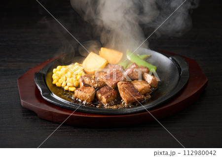 国産和牛のカットステーキ 国産和牛のカットステーキ 112980042