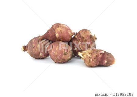 Sunchokes tubers isolated on white background 112982198