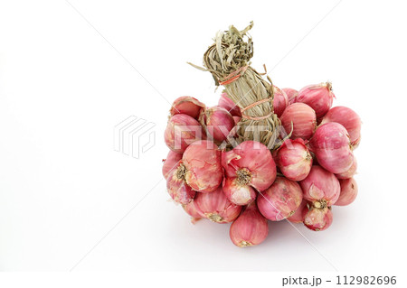 Bunch of onions 1 112982696